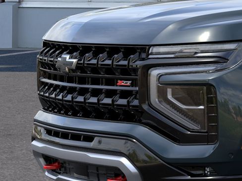 New 2026 Chevrolet Suburban Z71 AWD/4WD image 13