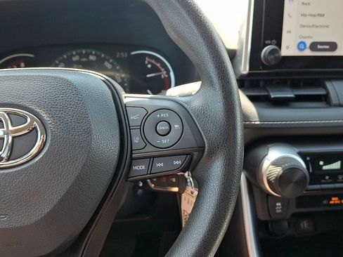 Used 2024 Toyota RAV4 LE AWD/4WD image 23