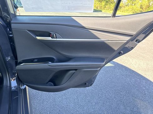 New 2025 Toyota Camry Hybrid FWD image 30