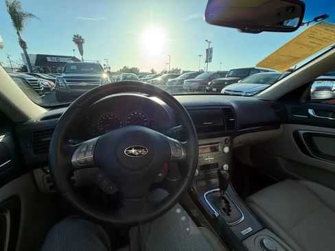 Used 2009 Subaru Outback 3.0R Limited AWD/4WD image 5
