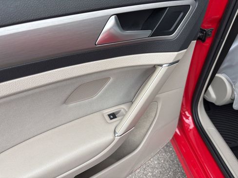 Used 2017 Volkswagen Golf S AWD/4WD image 5