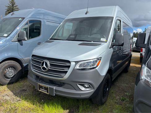 New 2025 Mercedes-Benz Sprinter 2500 image 32