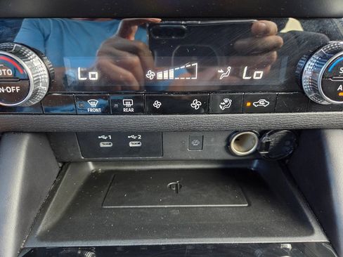 Used 2025 Mitsubishi Outlander SE FWD image 25