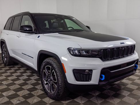 Used 2022 Jeep Grand Cherokee Trailhawk AWD/4WD image 16