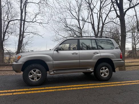 Used 2001 Toyota Land Cruiser image 72