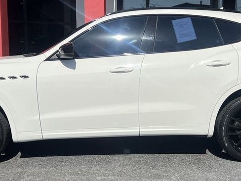 Used 2021 Maserati Levante image 5