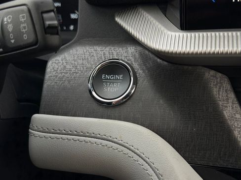 Certified 2025 Ford Explorer Platinum w/ Ultimate Package image 41