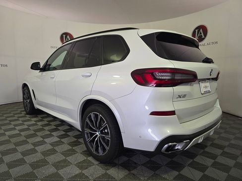 Used 2021 BMW X5 xDrive40i w/ M Sport Package image 7