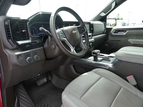 Certified 2025 Chevrolet Silverado 1500 LTZ AWD/4WD image 21