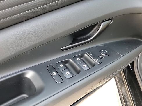 New 2025 Hyundai Elantra SEL image 13