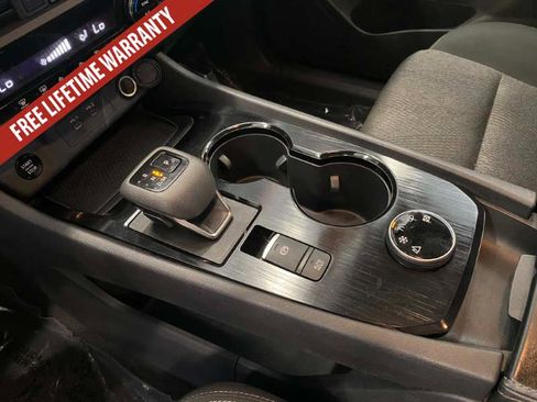 Used 2025 Nissan Rogue SV AWD/4WD image 39