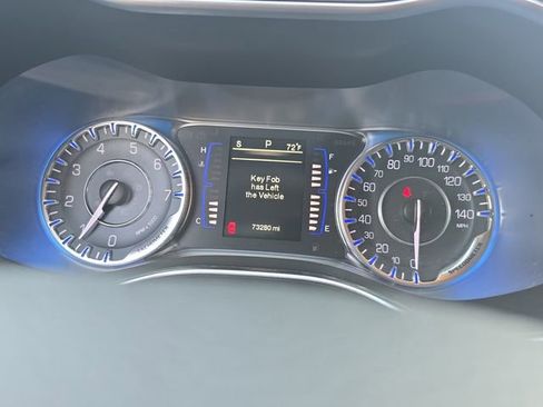 Used 2015 Chrysler 200 Limited image 19