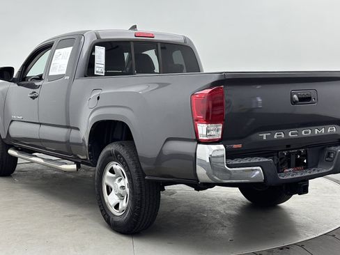 Used 2016 Toyota Tacoma SR5 RWD image 5