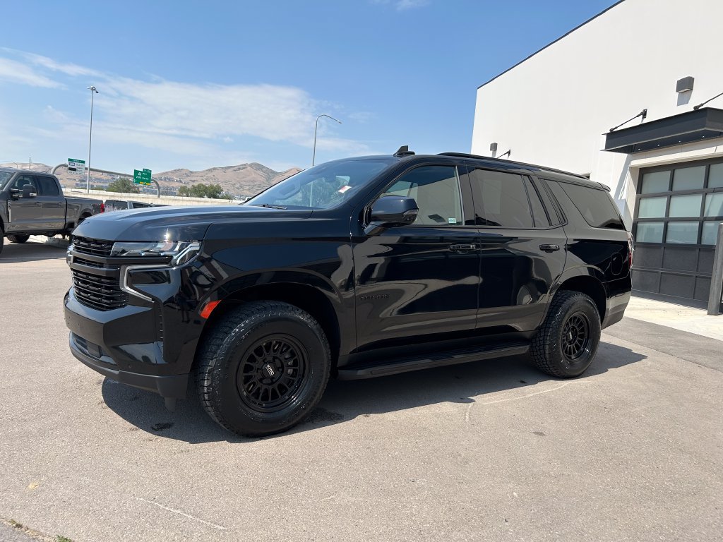 Used 2024 Chevrolet Tahoe RST w/ Luxury Package AWD/4WD image 2