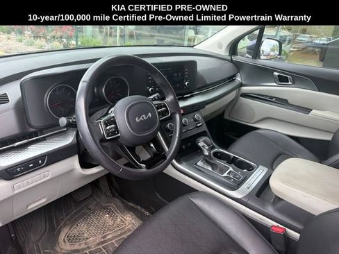 Certified 2024 Kia Carnival LX FWD image 6