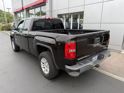 Used 2019 GMC Sierra 1500 SLE w/ SLE Value Package AWD/4WD image 3