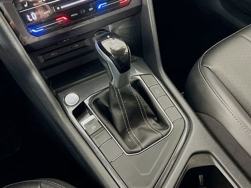 Used 2024 Volkswagen Tiguan SE image 22