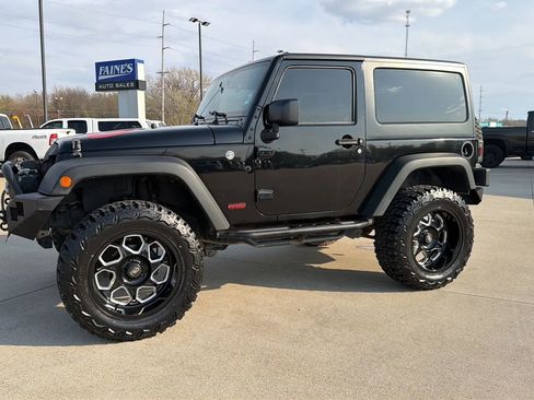 Used 2017 Jeep Wrangler Sport w/ Connectivity Group image 5