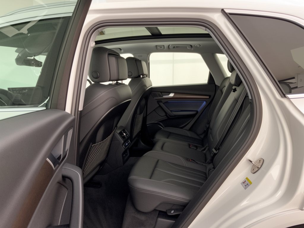 Used 2025 Audi Q5 e Premium AWD/4WD image 25