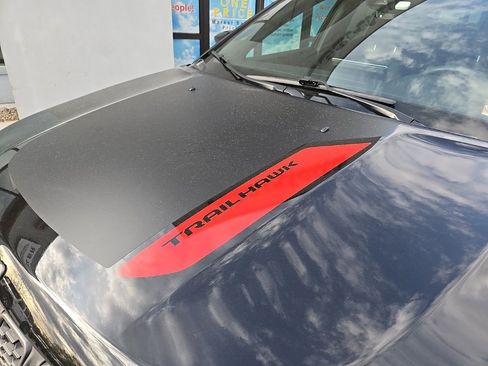 Used 2024 Jeep Compass Trailhawk image 21