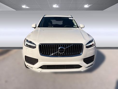 Certified 2022 Volvo XC90 T6 Momentum w/ Advanced Package image 6