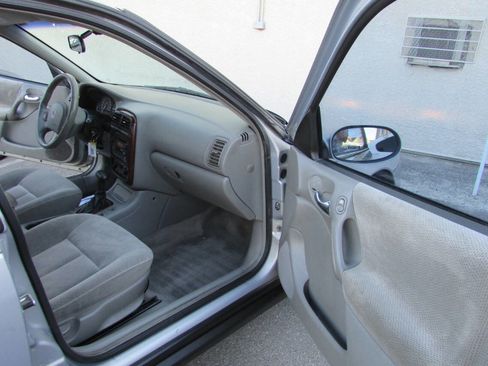 Used 2000 Saturn L-Series LS2 image 28