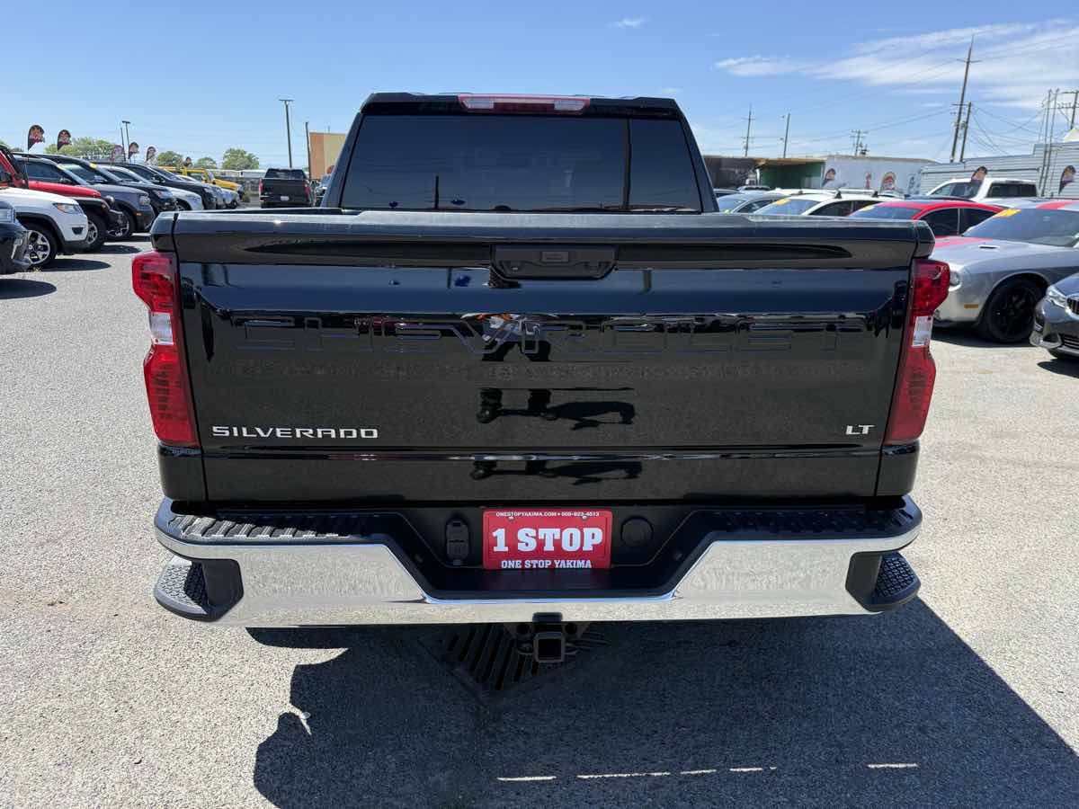 Used 2022 Chevrolet Silverado 1500 LT AWD/4WD image 4