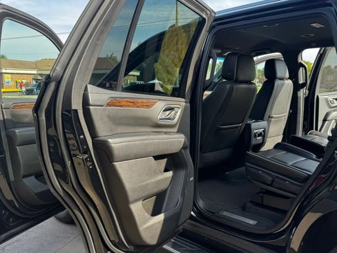 Used 2021 Chevrolet Tahoe Premier AWD/4WD image 17