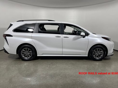 Certified 2024 Toyota Sienna XLE image 2