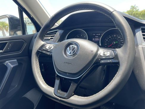 Used 2021 Volkswagen Tiguan SE AWD/4WD image 15