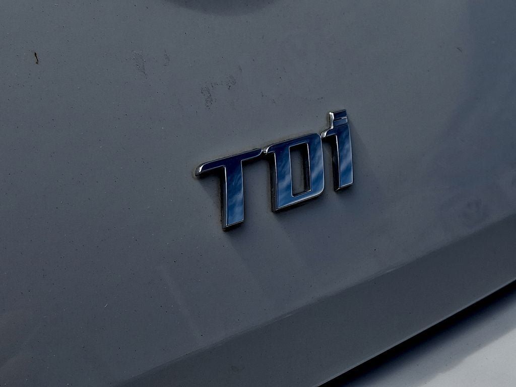 Used 2013 Volkswagen Beetle TDI FWD image 30
