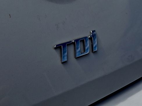 Used 2013 Volkswagen Beetle TDI FWD image 30