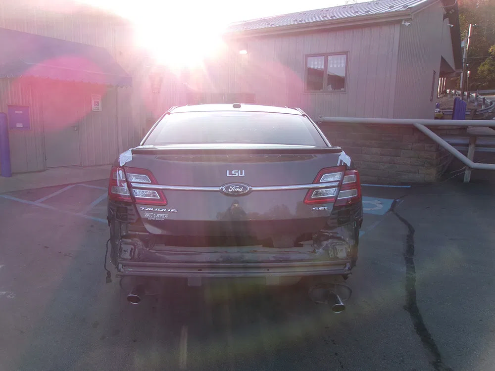 Used 2018 Ford Taurus SEL w/ Equipment Group 201A FWD image 2