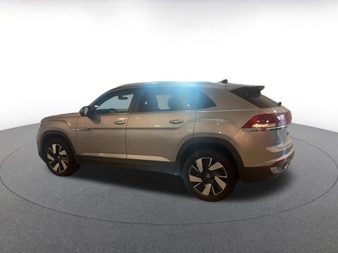 Used 2025 Volkswagen Atlas Cross Sport SE image 10