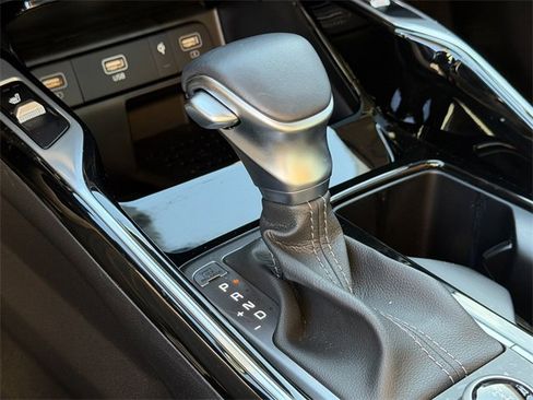 Used 2023 Kia Sorento SX image 29