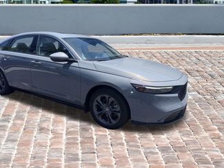 Used 2025 Honda Accord EX-L video 3