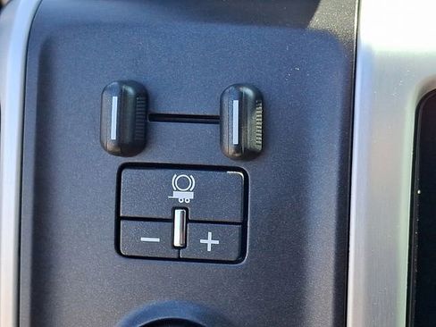 Used 2018 GMC Sierra 2500 SLT w/ Duramax Plus Package AWD/4WD image 24