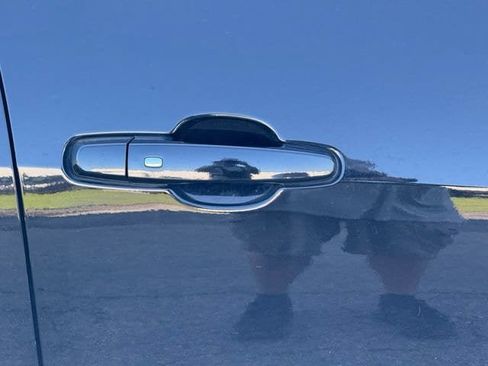Used 2020 Chevrolet Blazer LT FWD image 16