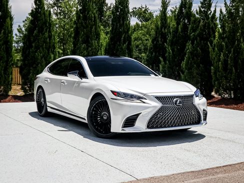 Used 2018 Lexus LS 500 w/ Luxury Package RWD image 2