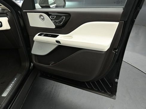 Certified 2023 Lincoln Aviator Black Label AWD/4WD image 32