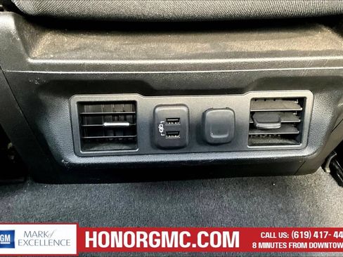 Used 2019 Chevrolet Silverado 1500 LT w/ All-Star Edition RWD image 9