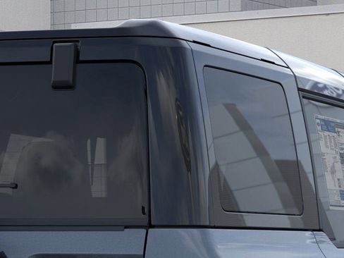 New 2025 Ford Bronco Outer Banks w/ Black Appearance Package image 25