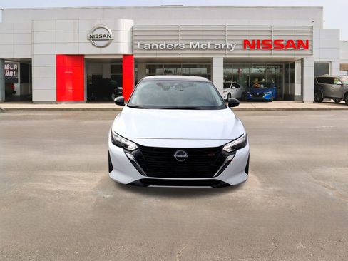 Used 2025 Nissan Sentra SR w/ Lighting Package image 8