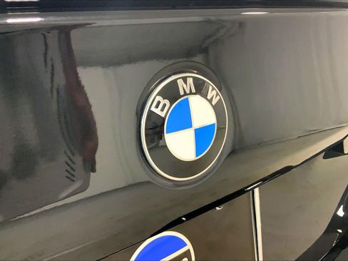 Certified 2025 BMW M5 w/ Executive Package image 60