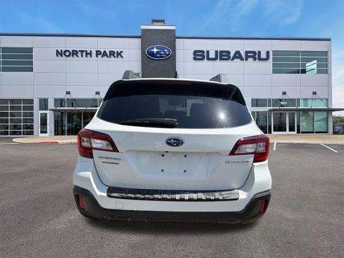 Used 2019 Subaru Outback 2.5i Limited AWD/4WD image 4