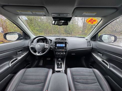 Used 2024 Mitsubishi Outlander Sport SE AWD/4WD image 4