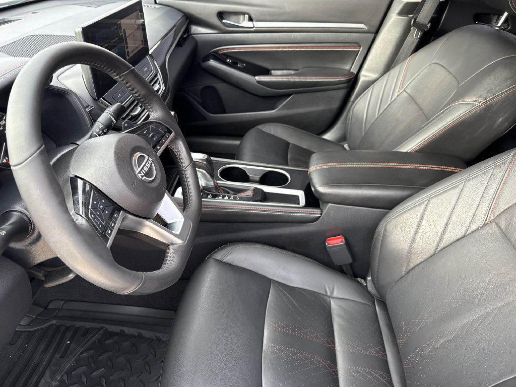 Used 2023 Nissan Altima 2.5 SR w/ SR Premium Package FWD image 19