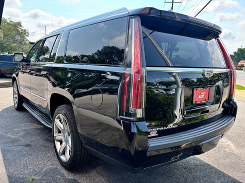 Used 2018 Cadillac Escalade ESV Premium Luxury AWD/4WD image 5