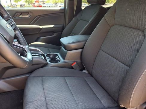 Used 2024 Chevrolet Colorado LT w/ LT Convenience Package II AWD/4WD image 3