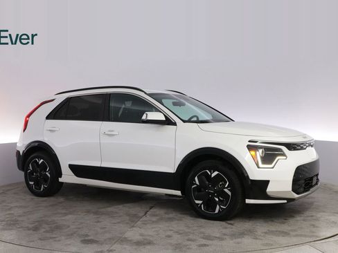 Used 2024 Kia Niro Wind FWD image 14